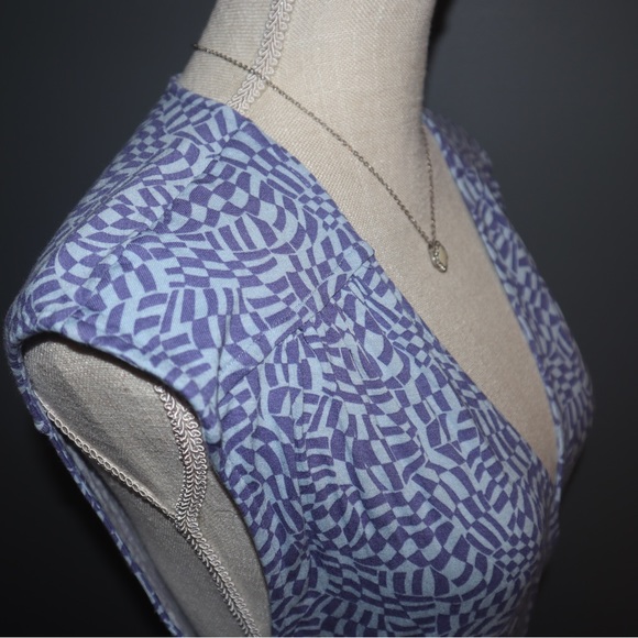 SOLD • HOST PICK 🎉 Urban Outfitters Geometric Deep V-Neck Wrap Dress Size S-P - Picture 10 of 13